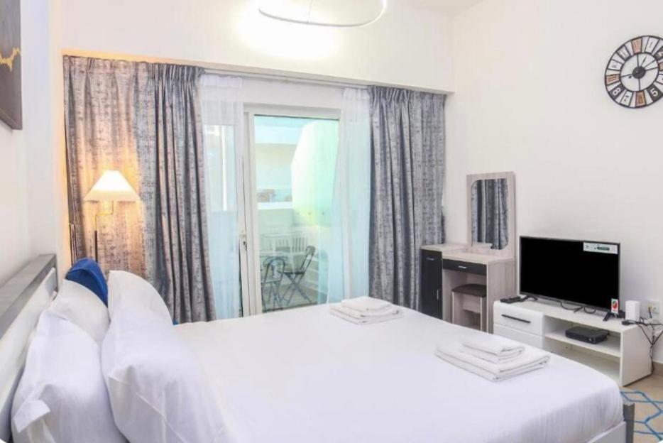 Cozy, Fully Furnished, Kitchen Equipped With Facilities * Dubai